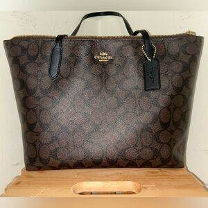 COACH Zip Top Tote Black/Brown